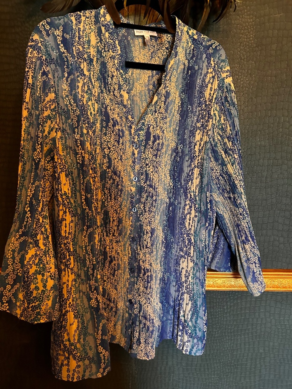 Beautiful color with metallic silver accents top  plus size 3X